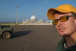 Capital Yamoussoukro, Cote d'Ivoire, Manfred and Land Rover.