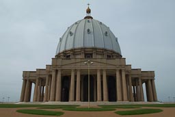 Yamoussoukro, Basilica cupola.