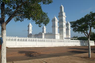 Yamoussoukro, white mosque, Cote d'Ivoire, Ivory Coast.