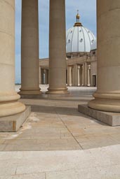 Yamoussoukro, Basilica pillars, marble, cupola.