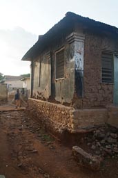 Ghana, Volta region, alley old house, village of Kapandu