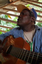 Zeze Zoumanigio, guitar player, griot.