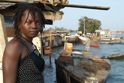 Conakry, Kaloum. Petit bateux, shanty, Cloe Conakry, Guinea.