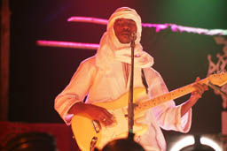 Tinariwen, guitar.