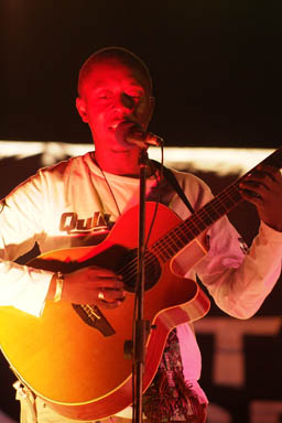 Baba Salah, accouistic guitar