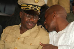 Director of Festival Mamou Daffe talking to the Governor of the Segou region.