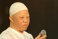 Salif Keita face microphone.