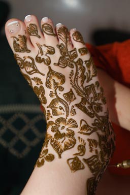 Henna foot. Henna tatoo.