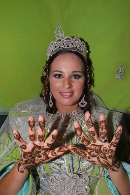 Henna hands. Henna tatoo, Moroccan Wedding.