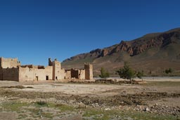 Past Midelt, eastern High Atlas.