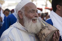 Alhamdouchia, old and beard and drum.