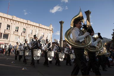 Tubas and drums in the unholy alliance march of Christmas, SHOP in Quetzaltenango.