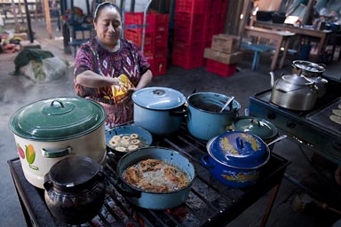 Many pots, markey food is good food. Chichicastenango. 