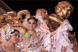 Golden polleras, queens float and queens, Las Tablas, Panama.