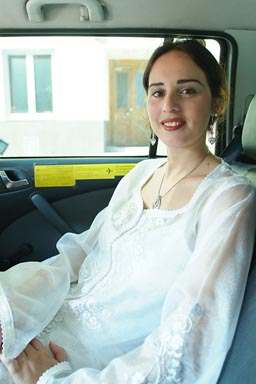 Hasna, different Kaftan, Vienna, Sep 2006.