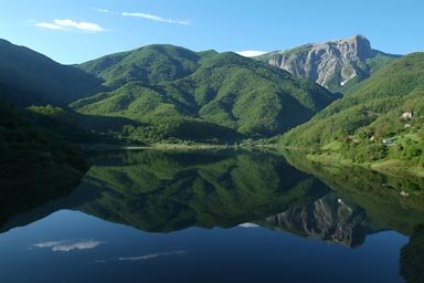 Alpi Apuane, Apuane Alps, Lago Vaglio, Monte Pisamino, Vagli Sotto, Fontana delle Monache.