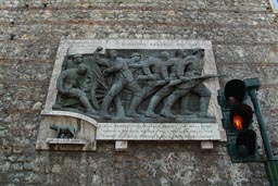 Verona, warriors at the wall, traffic lights.