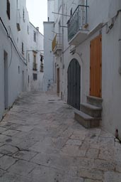 Locorotondo, centro storico, narrow street.