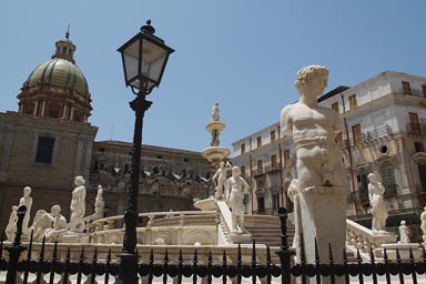 Palermo, Piazza Pretoria.