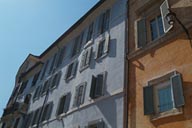 Piazza Rotonda, house front.