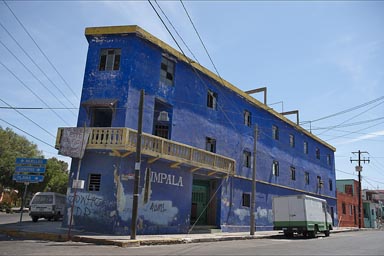 Building for sale in Mazatlan. Good for a first floor bar.