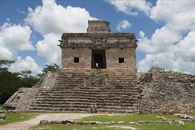 Las siete munecas. Seven dolls site, Dzibilchaltun, Yucatan.