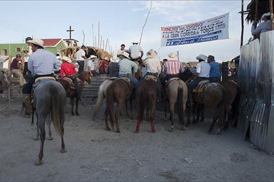 A la gran corrida de toros. Fiesta Santiaguito Apostolo.