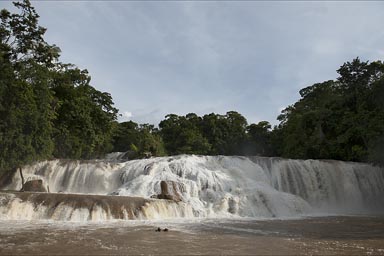 Not so Azul in rainy season. So much water, the Cataratas de Agua Azul.