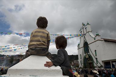 Watching festivities, Chamula.