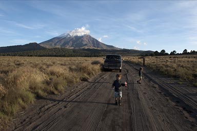 Popocatepetl, Paso de Cortes. The boys and the van.