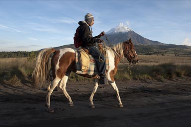 Horse rider and Popocateptl, Paso de Cortes.