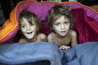 Cold morning on 3400m, Paso de Cortes, Mexico. Twin boys are not cold.