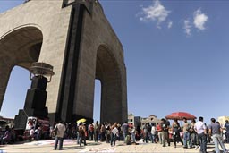 Demonstrations, Monumento a la Revolucion, 15Oct2011.