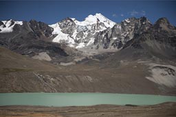 Laguna in front of glacier Huayna Petosi.