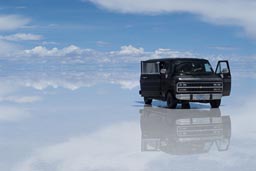 Uyuni Salare, the van on mirror.