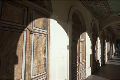 Cuenca, under arcades.