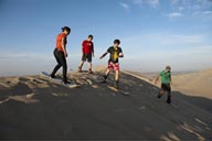 Sand boarding, Huacachina.