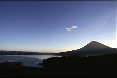 El Arenal lake and volcano 1999. El Arenal lake and volcano 1999.