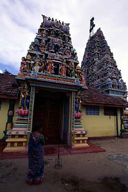 Hindu Temple Trincomalee woman in front